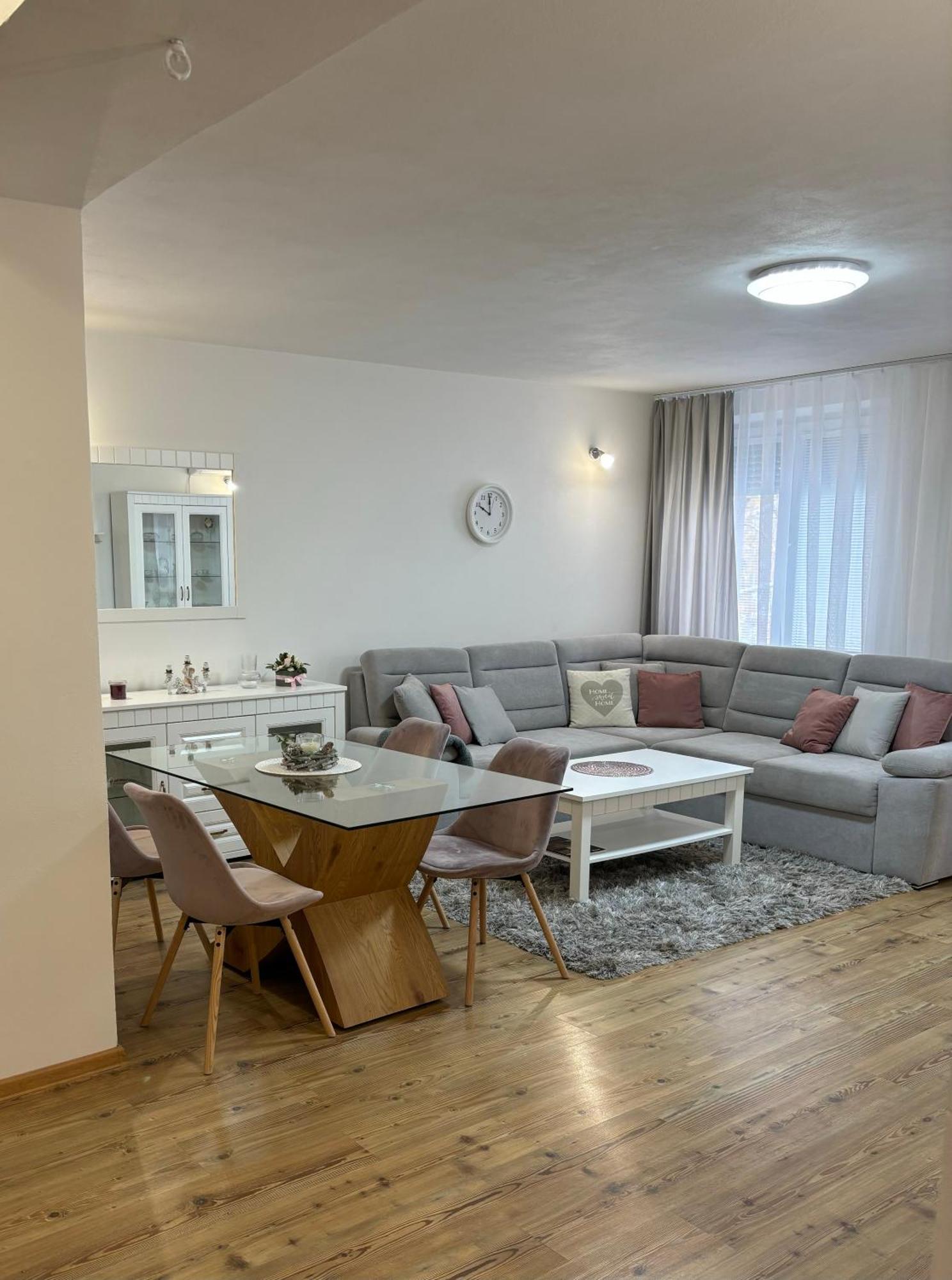 City Heart Luxury Apartment Nové Zámky Exterior foto